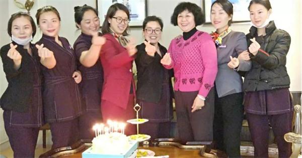 靜博士創(chuàng)始人祝愉勤的一次分享,何以讓千人會場連續(xù)響起了32次掌聲?5